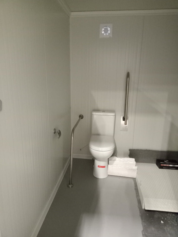 Cabina WC Contenitore sanitario con rampa