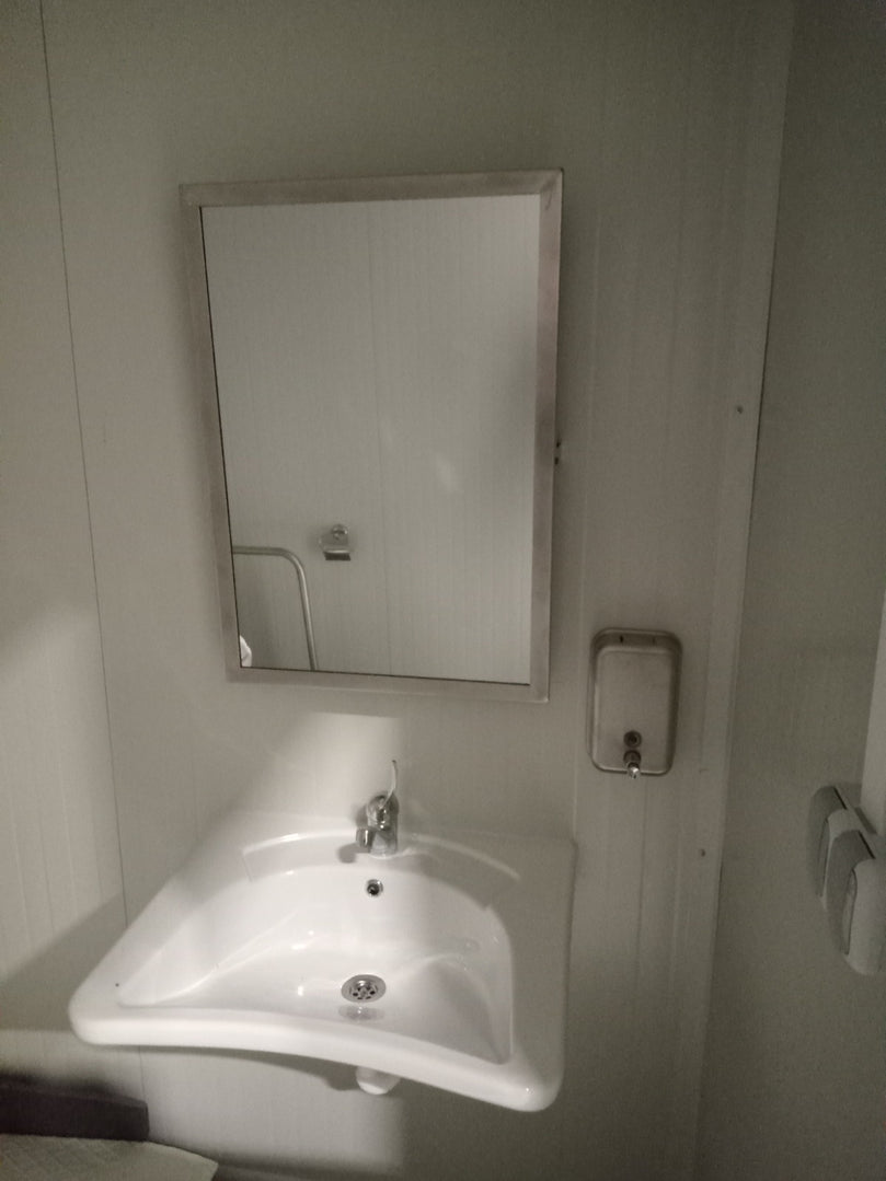 Cabina WC Contenitore sanitario con rampa