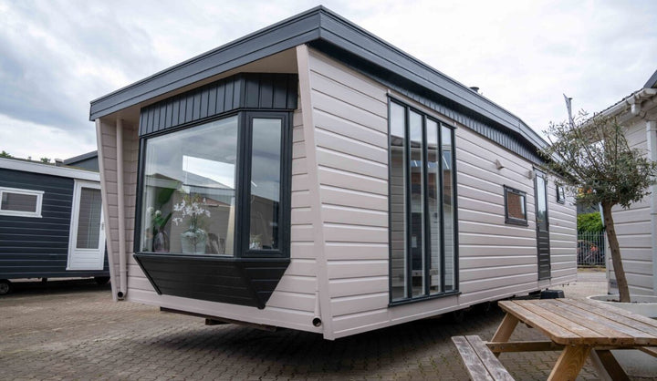 CHALET CON FINESTRA IN PLASTICA E 2 CAMERE DA LETTO – OK159
