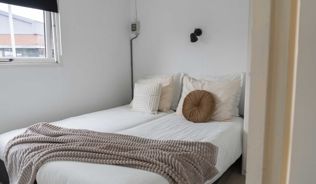 CHALET CON FINESTRA IN PLASTICA E 2 CAMERE DA LETTO – OK159