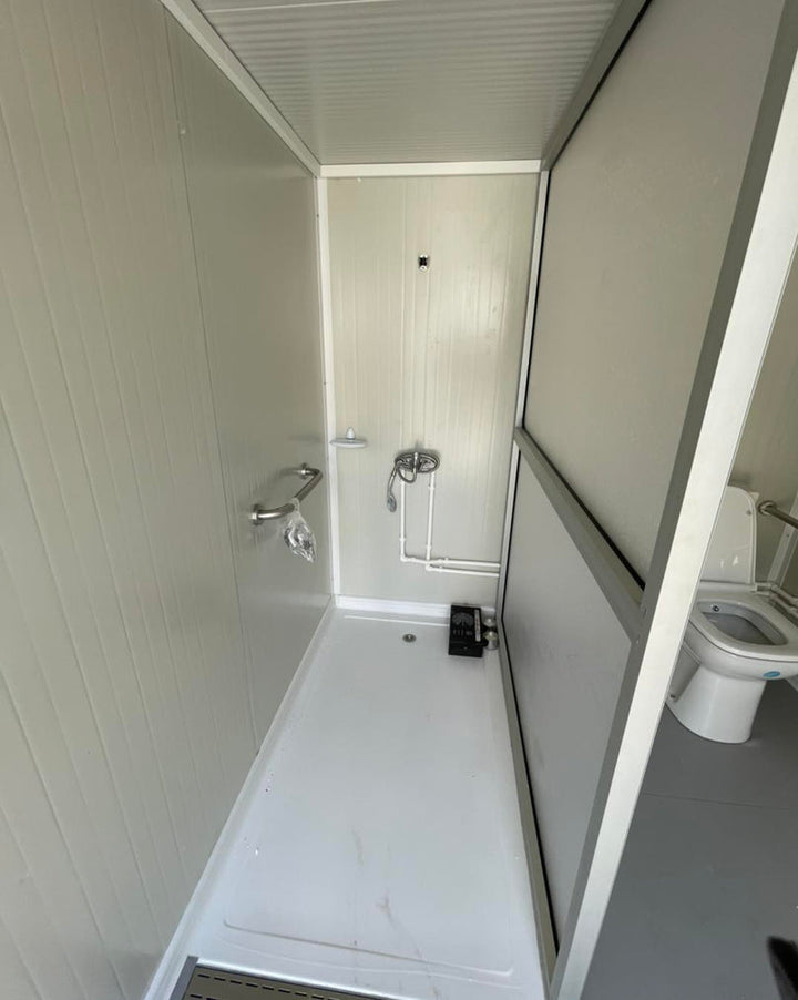 servizi igienici con rampa di accesso WC doccia container cabina container sanitario