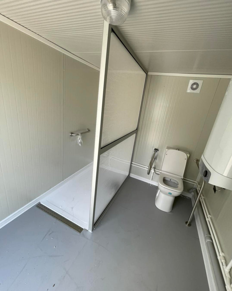 servizi igienici con rampa di accesso WC doccia container cabina container sanitario