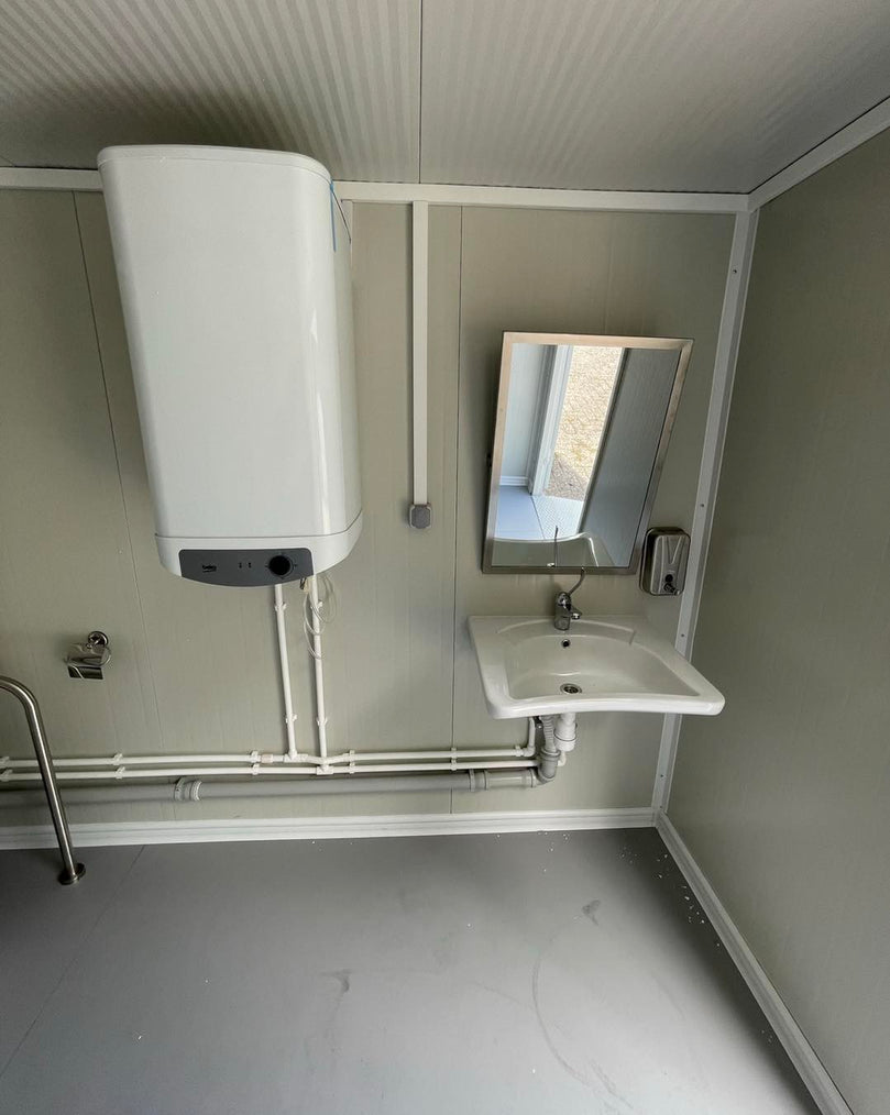 servizi igienici con rampa di accesso WC doccia container cabina container sanitario