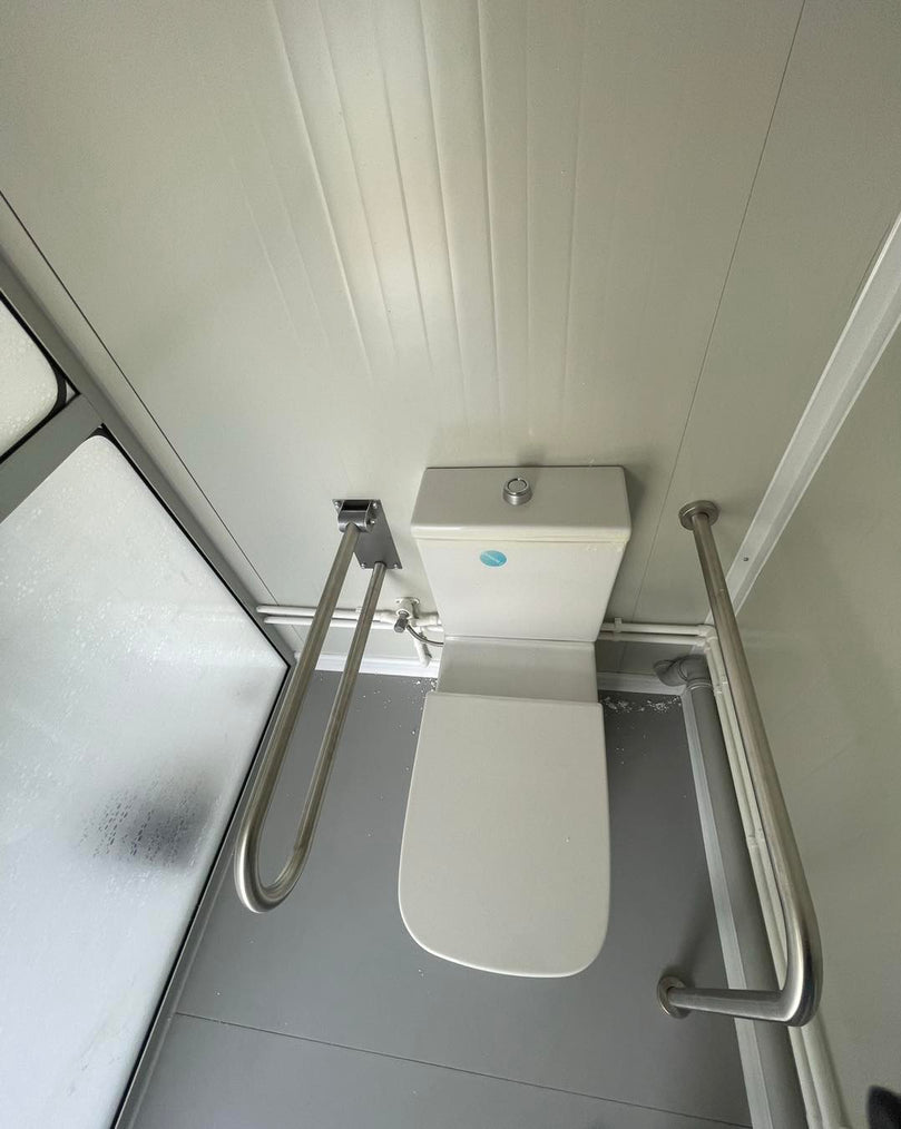 servizi igienici con rampa di accesso WC doccia container cabina container sanitario
