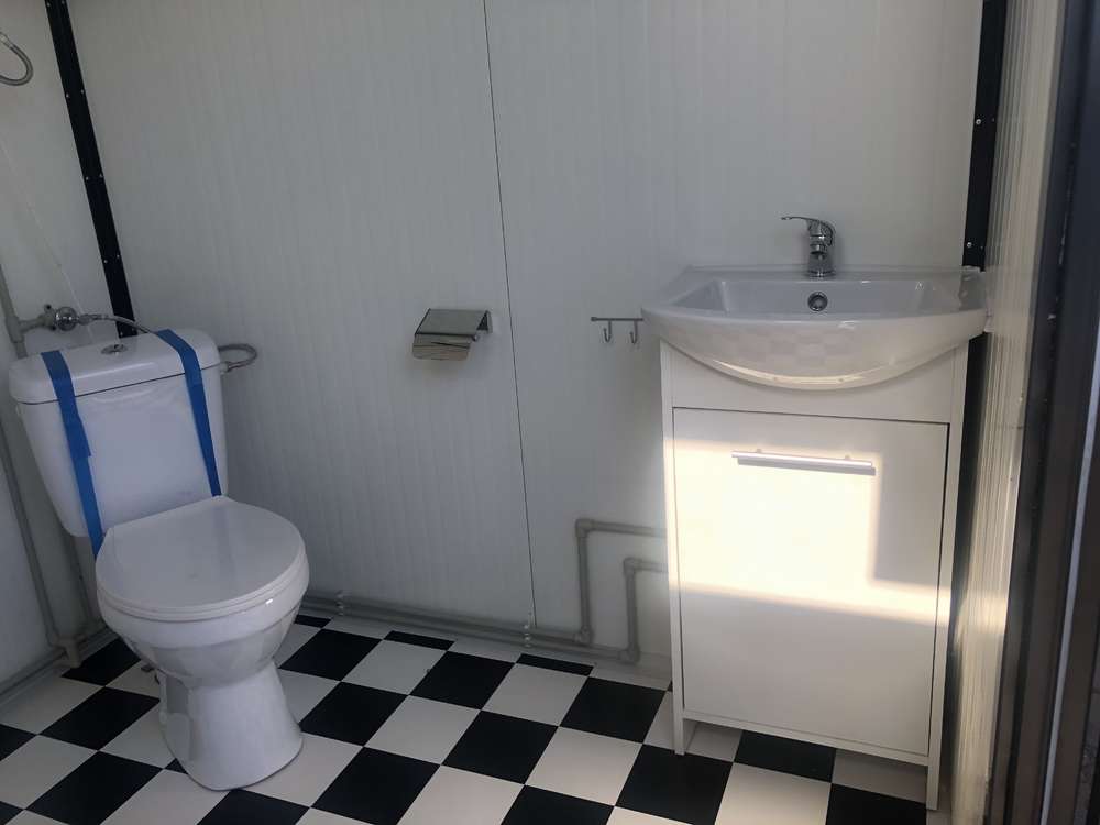 Contenitore sanitario con doccia 2x2 m