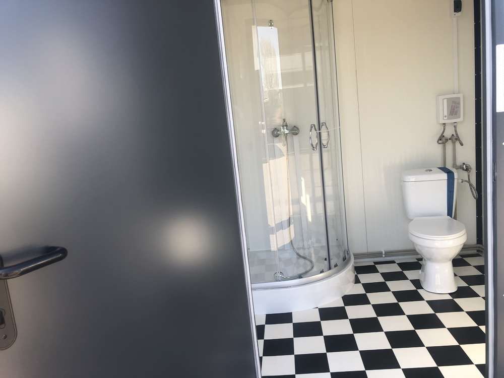 Contenitore sanitario con doccia 2x2 m