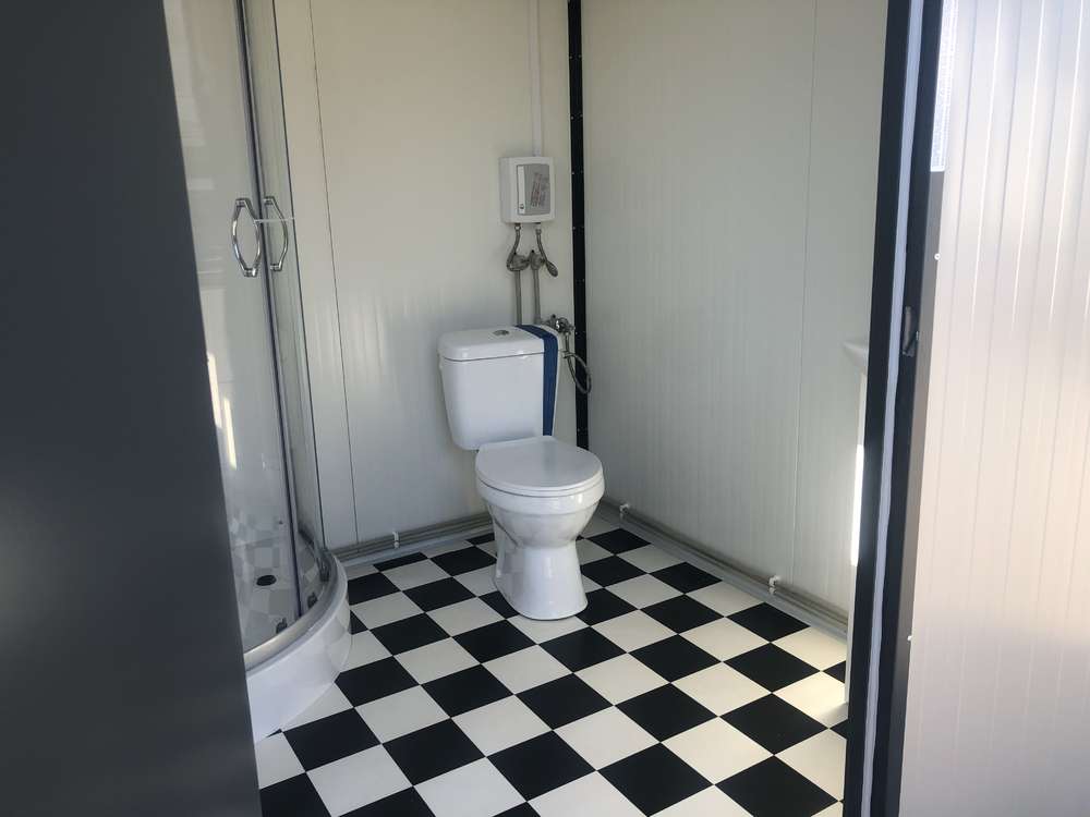 Contenitore sanitario con doccia 2x2 m