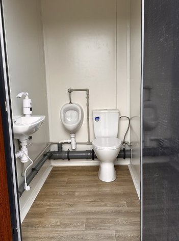 Container sanitario Padiglione WC con tripla cabina