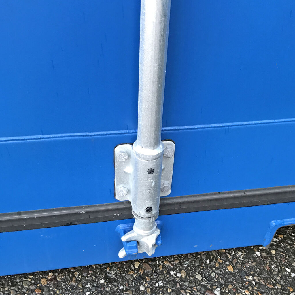 Container marittimi full-side aperti da 20 piedi.