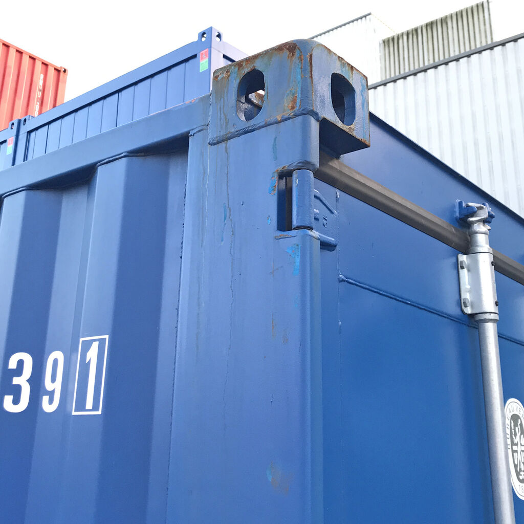 Container marittimi full-side aperti da 20 piedi.
