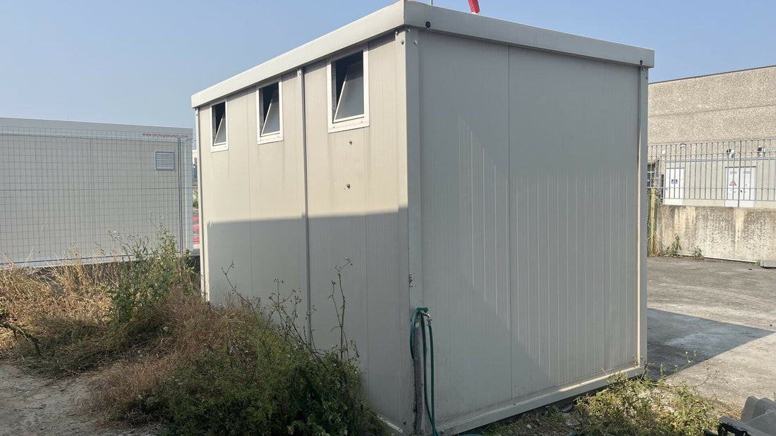 Cabina con 3 bagni separati