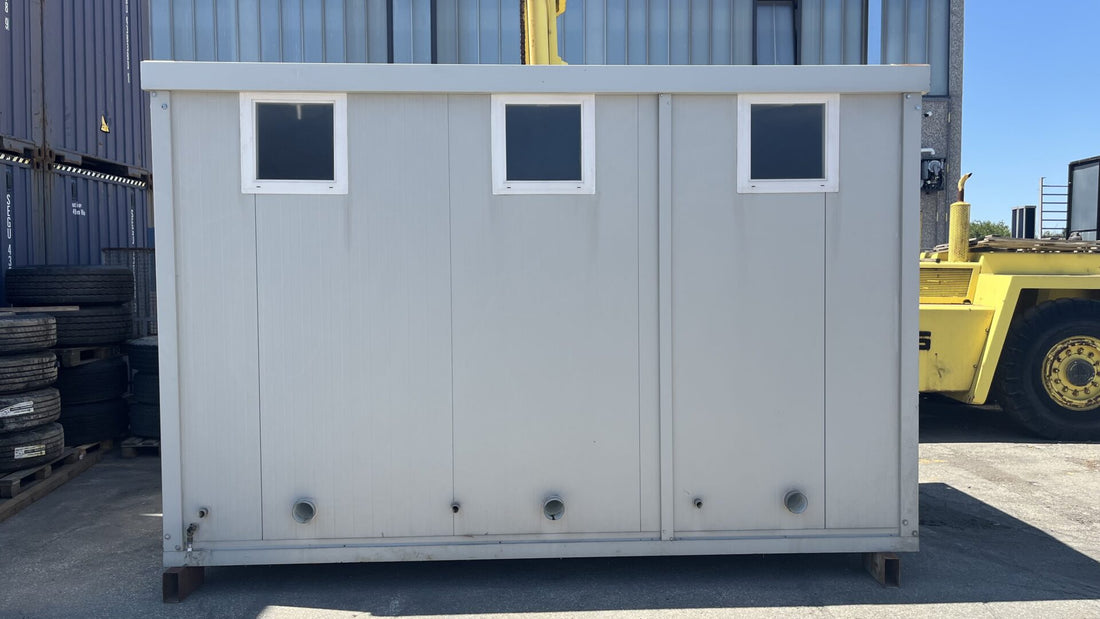 Cabina con 3 bagni separati