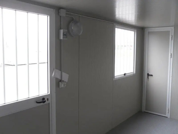Box prefabbricati con WC, lavabo e doccia, servizi igienici separati a 5 metri – P1