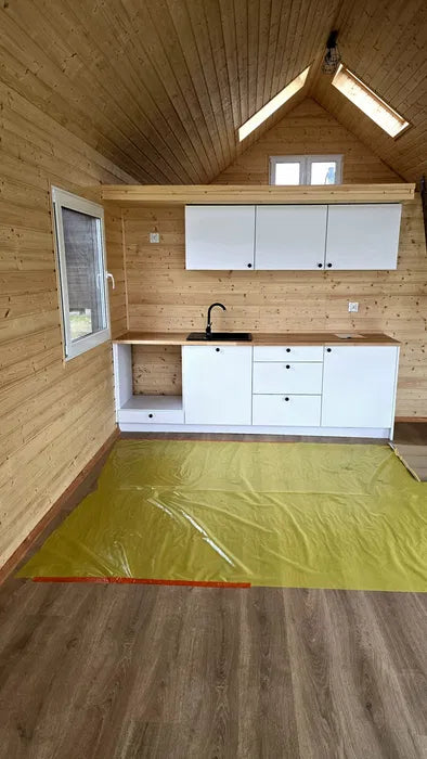 SVENDITA! Mobil-home pronta da montare 10 x 4,50 m