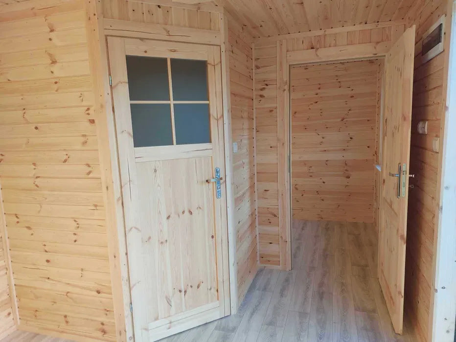 Casa mobile in legno su ruote