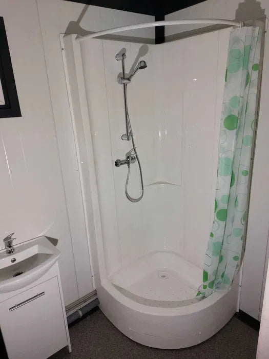 Contenitore residenziale con bagno e servizi igienici 6 m x 3 m