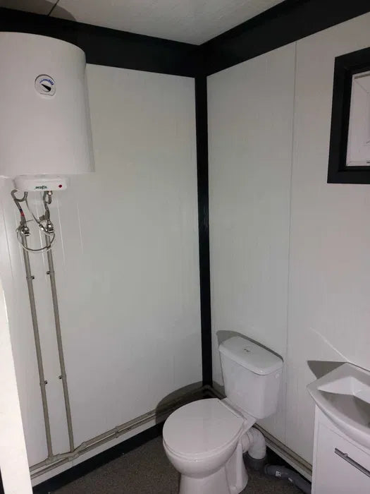 Contenitore residenziale con bagno e servizi igienici 6 m x 3 m