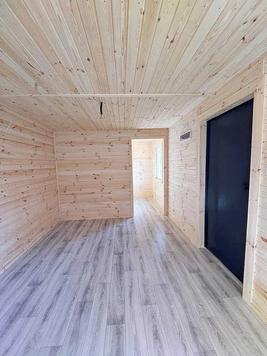 Casa mobile in legno su ruote